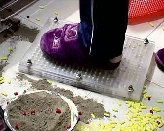 Bất ngờ c�ng nghệ l�m thuốc