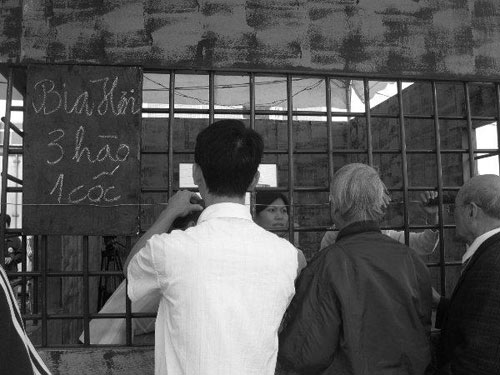 Ch�m ảnh: K� ức thời bao cấp, Tin tức Việt Nam, Tin tức trong ng�y, thoi bao cap, anh thoi bao cap, thoi ki tem phieu, xep hang mua gao, so gao, thoi ki truoc mo cua, bao, tin tuc, tin hot, tin hay, vn